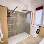 Lollo House *